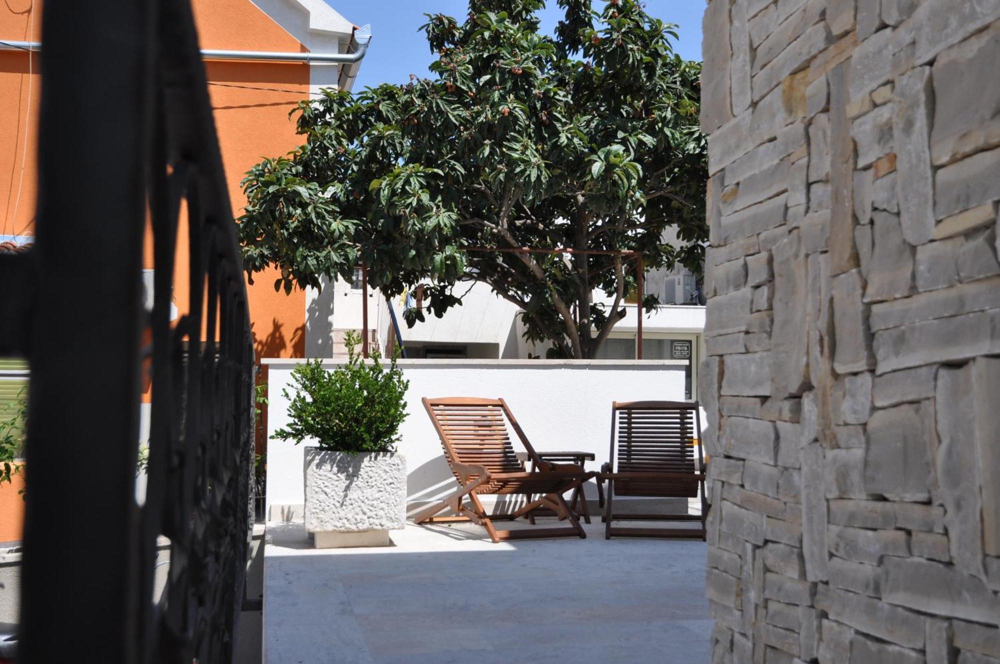 Villa Lucica โตรกีร์ ภายนอก รูปภาพ